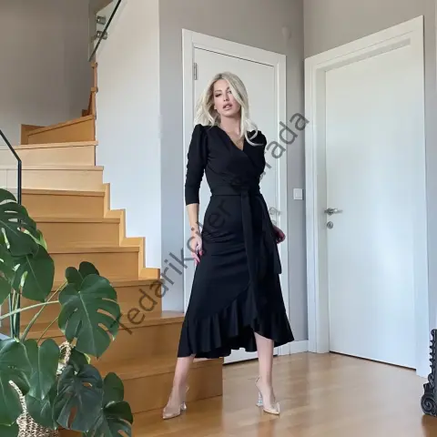 Krep Kumaş Midi Boy Kuşaklı Uzunkol Elbise 113 Cm