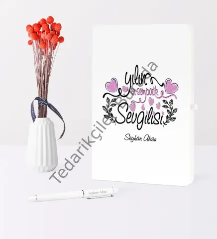 Kişiye Özel Yılın En Sempatik Sevgilisi Temalı Beyaz Defter Kalem Seti