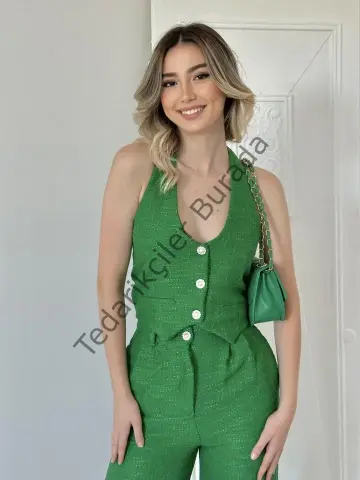 Yeşil Yelek Ve Pantolon Takım