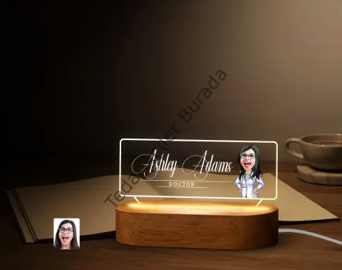 BK Gift Kişiye Özel İsimli Doktor Karikatürlü Led Işıklı Akrilik Masa İsimliği-5, Ofis Dekoru, Mesleki Hediye, Ofis Hediyeleri