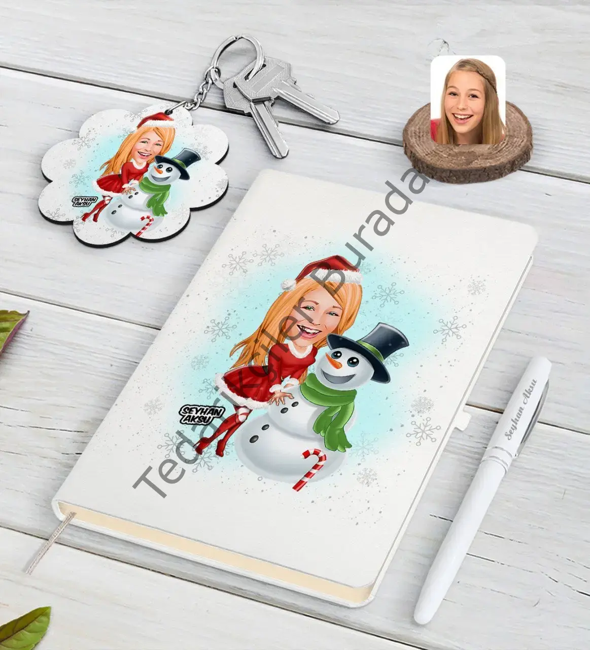 Kişiye Özel Kadın Yeni Yıl Karikatürlü Beyaz Defter Kalem ve Anahtarlık Hediye Seti-2