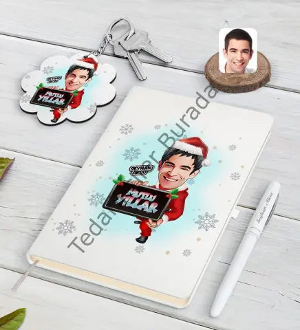Kişiye Özel Erkek Yeni Yıl Karikatürlü Beyaz Defter Kalem ve Anahtarlık Hediye Seti-1