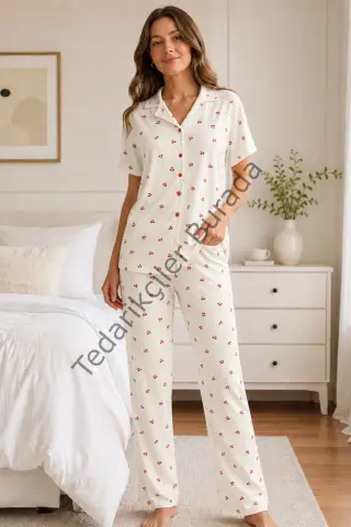 Beyaz Kiraz Desenli Kısa Kollu Gömlek Yaka Milan Kumaş Kadın Pijama Takımı