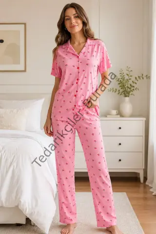 Pembe Kiraz Desenli Kısa Kollu Gömlek Yaka Milan Kumaş Kadın Pijama Takımı