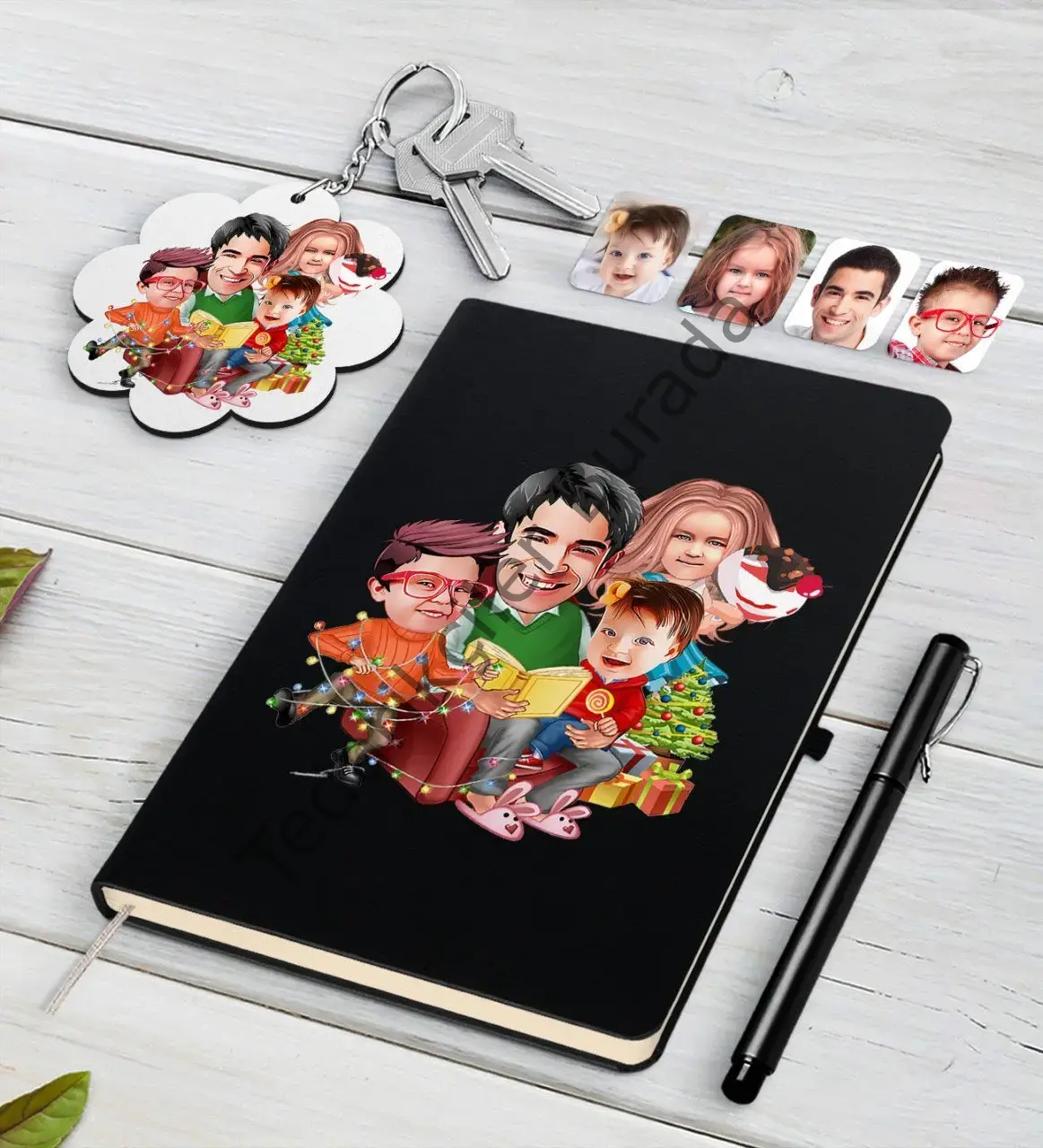Kişiye Özel Yeni Yıl Aile Karikatürlü Siyah Defter Kalem ve Anahtarlık Hediye Seti-6