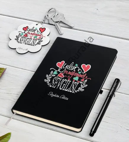 Kişiye Özel Yılın En Mükemmel Sevgilisi Siyah Defter Kalem ve Anahtarlık Hediye Seti