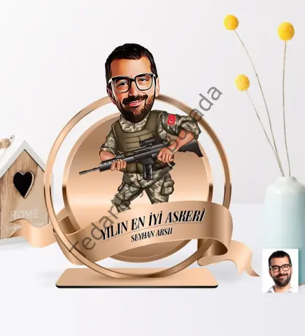 Kişiye Özel Yılın En İyi Askeri Karikatürlü 3D Ahşap Biblo Plaket