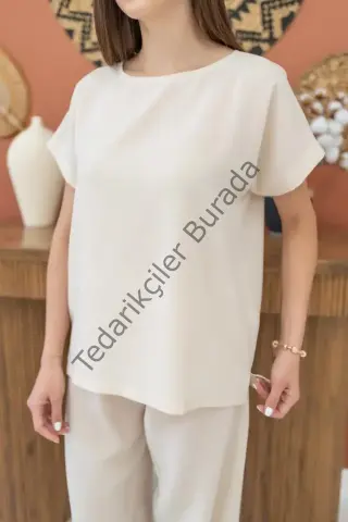 Bej T-Shirt Ve Pantolon Takım