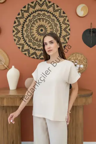Bej T-Shirt Ve Pantolon Takım