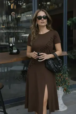 Kadın Kısa Kollu Bisiklet Yaka Derin Yırtmaç Detay Viskon Elbise