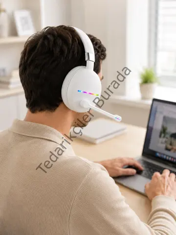 Beyaz Bluetooth 5.0 Mikrofonlu Kablosuz Kulak Üstü Kulaklık Rgb Işıklı Type-c Şarjlı