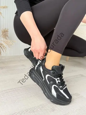 Cata Siyah Cilt Beyaz Detaylı Spor Ayakkabı