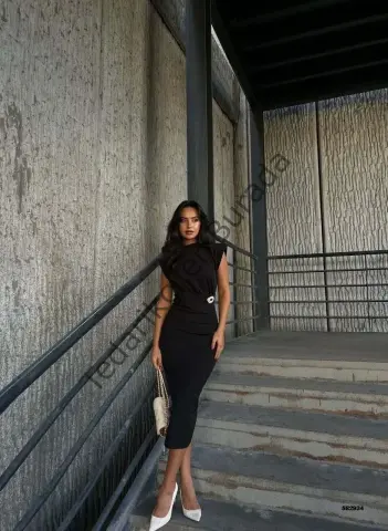 Kadın Bisiklet Yaka Vatkalı Broş Detay Kısa Kol Midi Boy Elbise